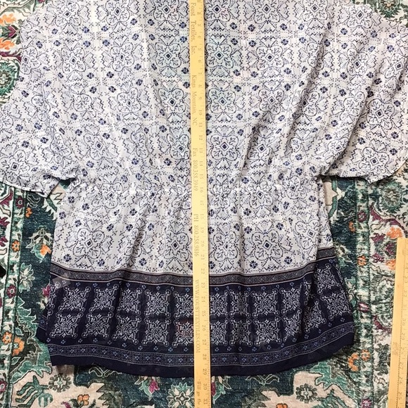 Christopher & Banks Semi Sheer Blue White Patterned Kimono Top Sz. S/M - Picture 8 of 10